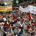 BRASIL / SÃO PAULO: Protesto contra falta de água ironiza Alckmin em frente à Sabesp
