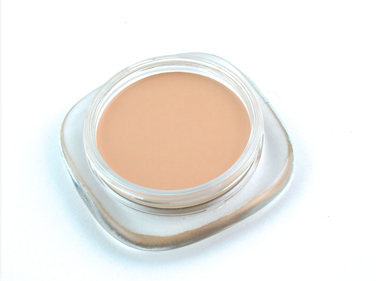 marc jacobs mousse foundation