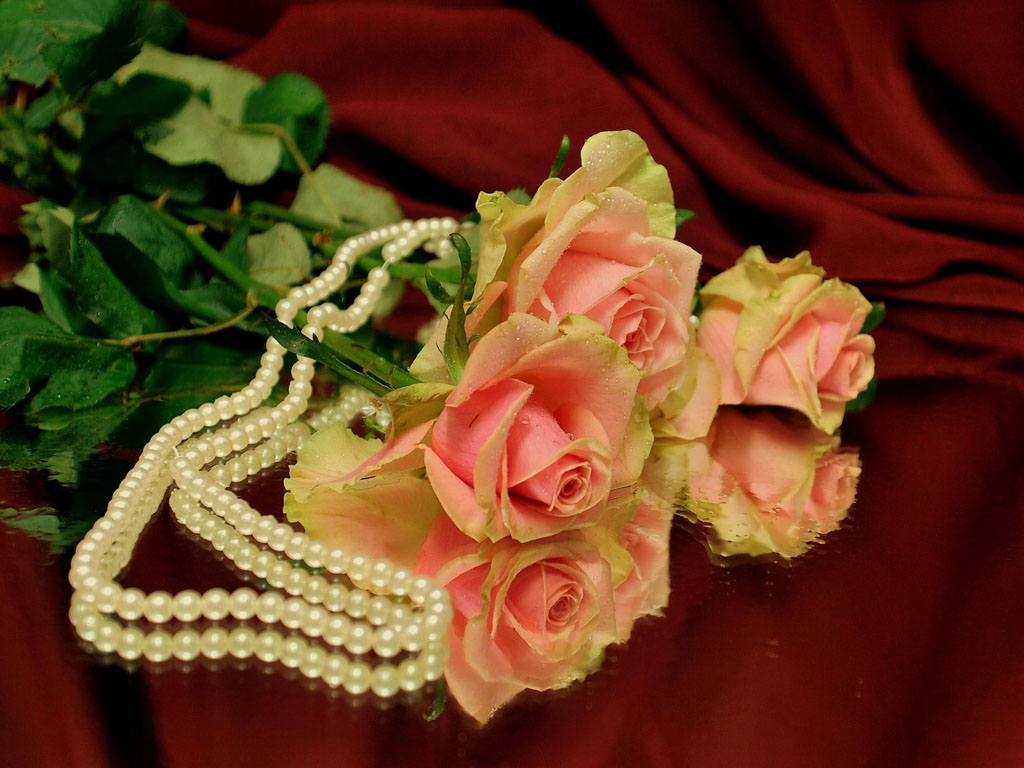 wallpaper: Pearls With Flowers Wallpapers