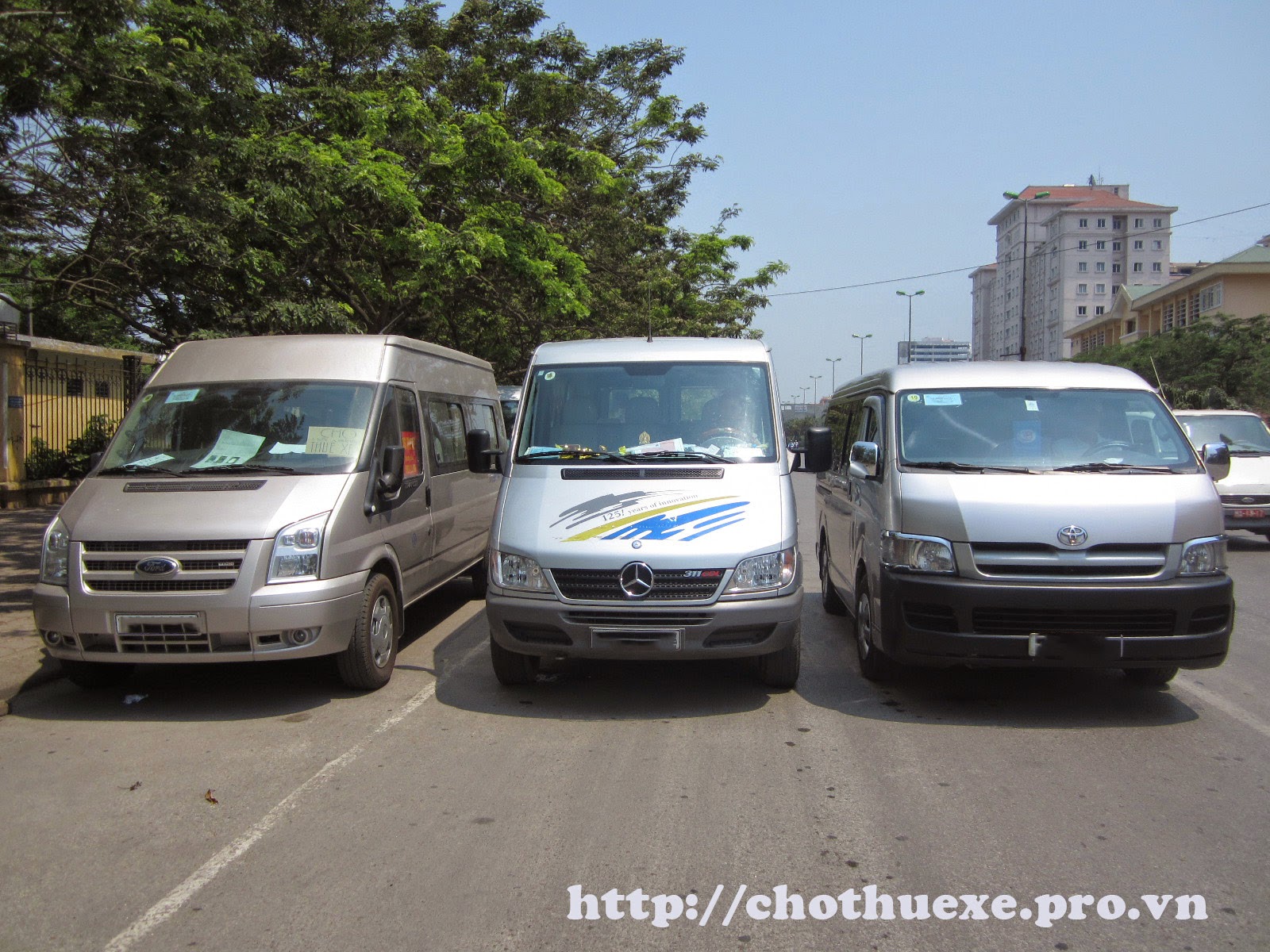 Cho thuê xe giá rẻ, xe tháng, xe du lịch tại Hà Nội