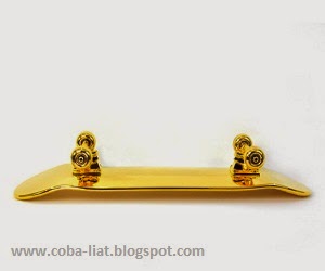 Skateboard termahal didunia Skateboard termahal didunia