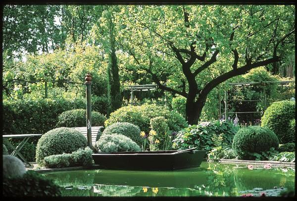 The Provence Post: Five Gorgeous Provence Gardens to Visit