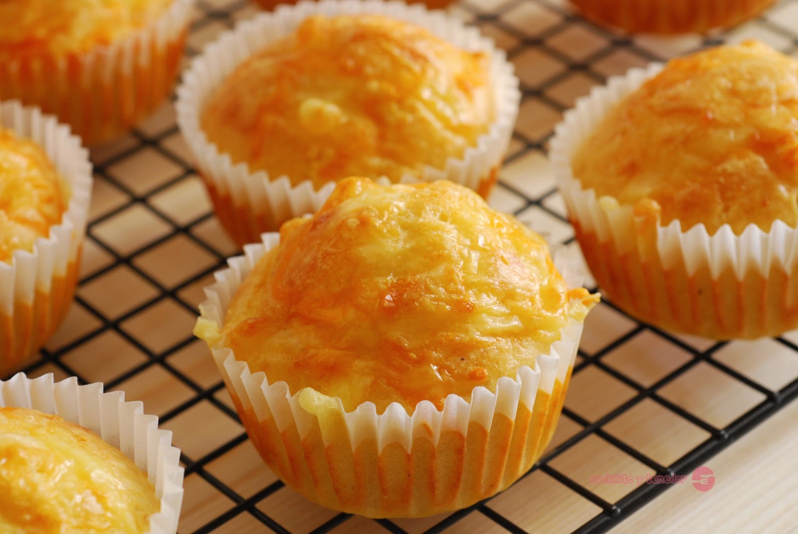 Muffins de queso. Cuchillito y Tenedor