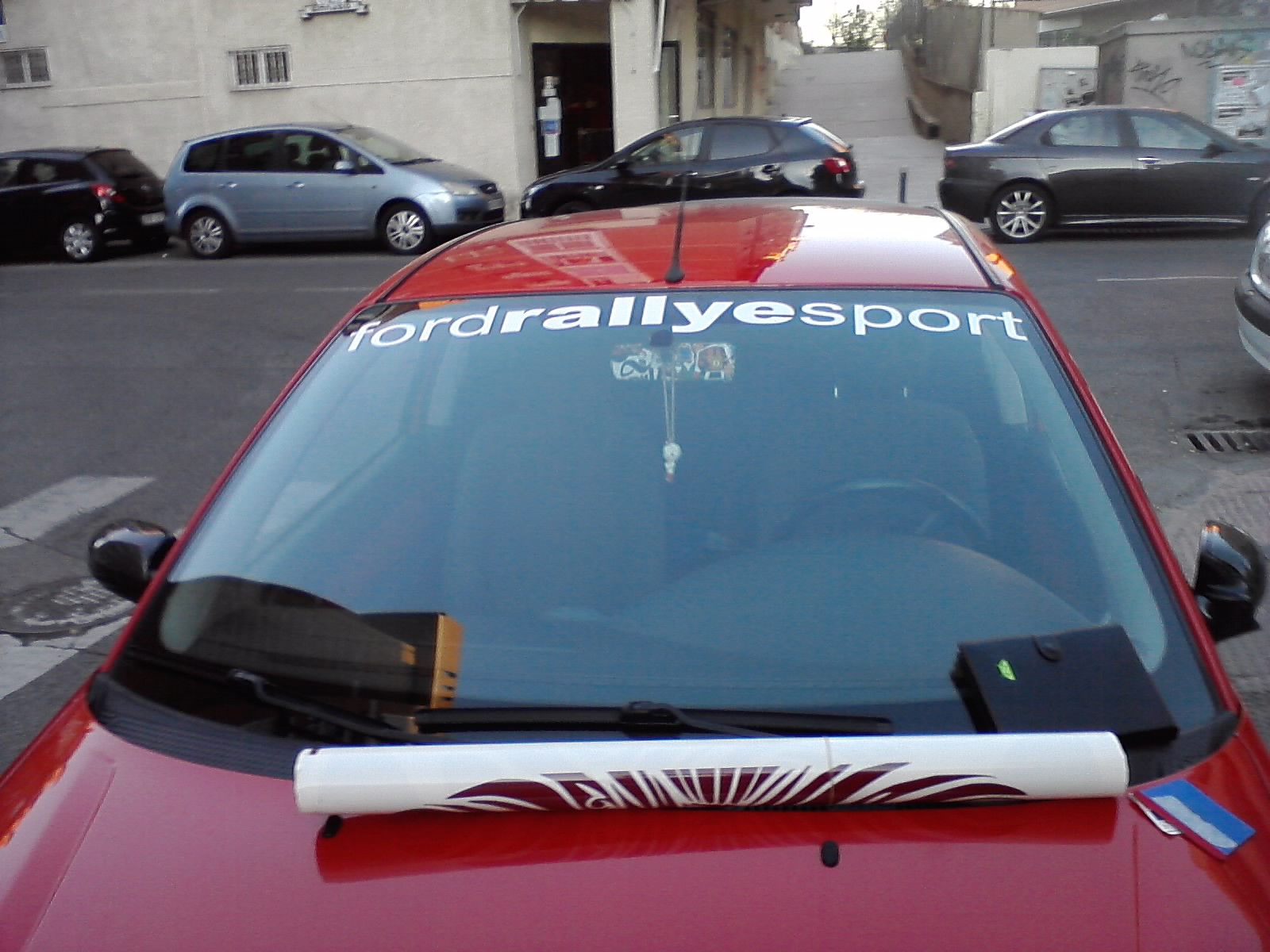 ROTULACIÓN: Parasol Ford