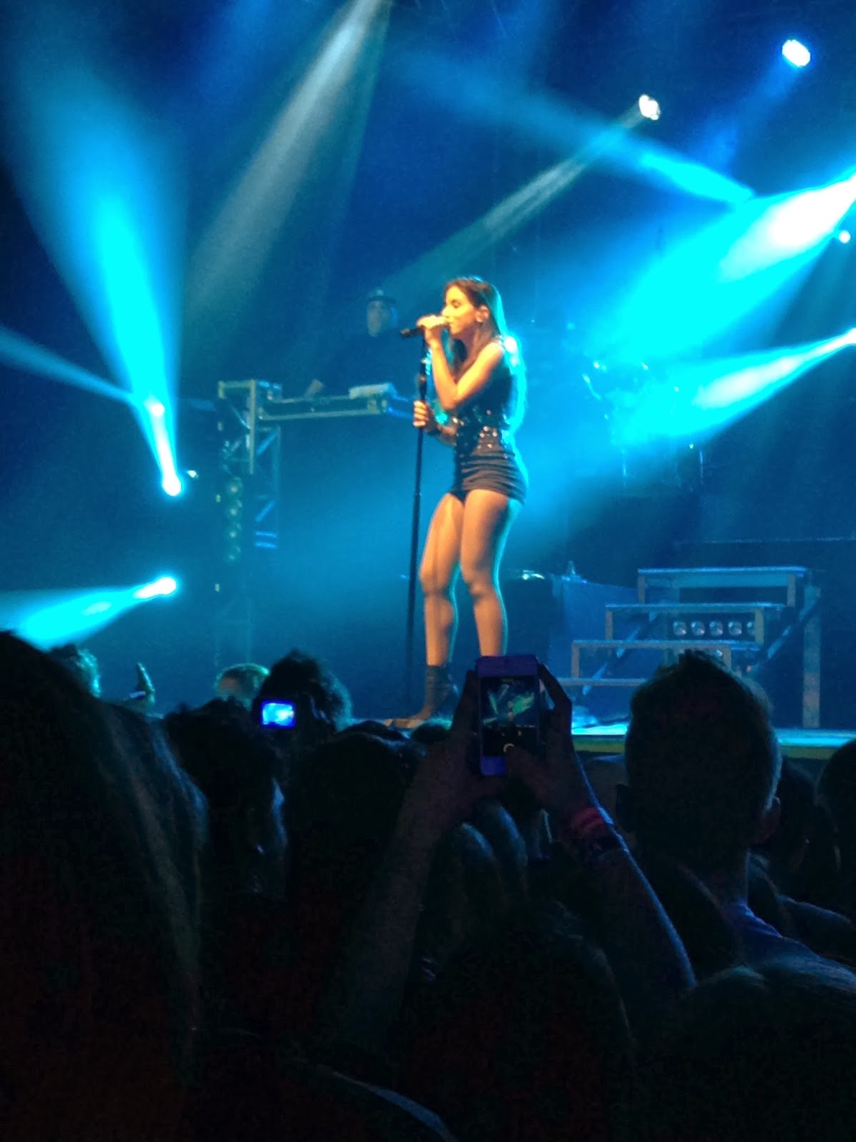 Publicafé Collection Show Anitta Turnê Show das Poderosas em Porto