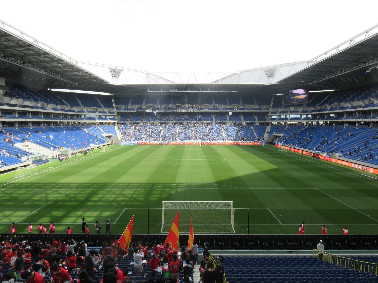 グランパスより悪意を込めて 16panasonic Cup対ガンバ大阪 写真のみ 引退記念マッチの礒貝洋光さんを中心に