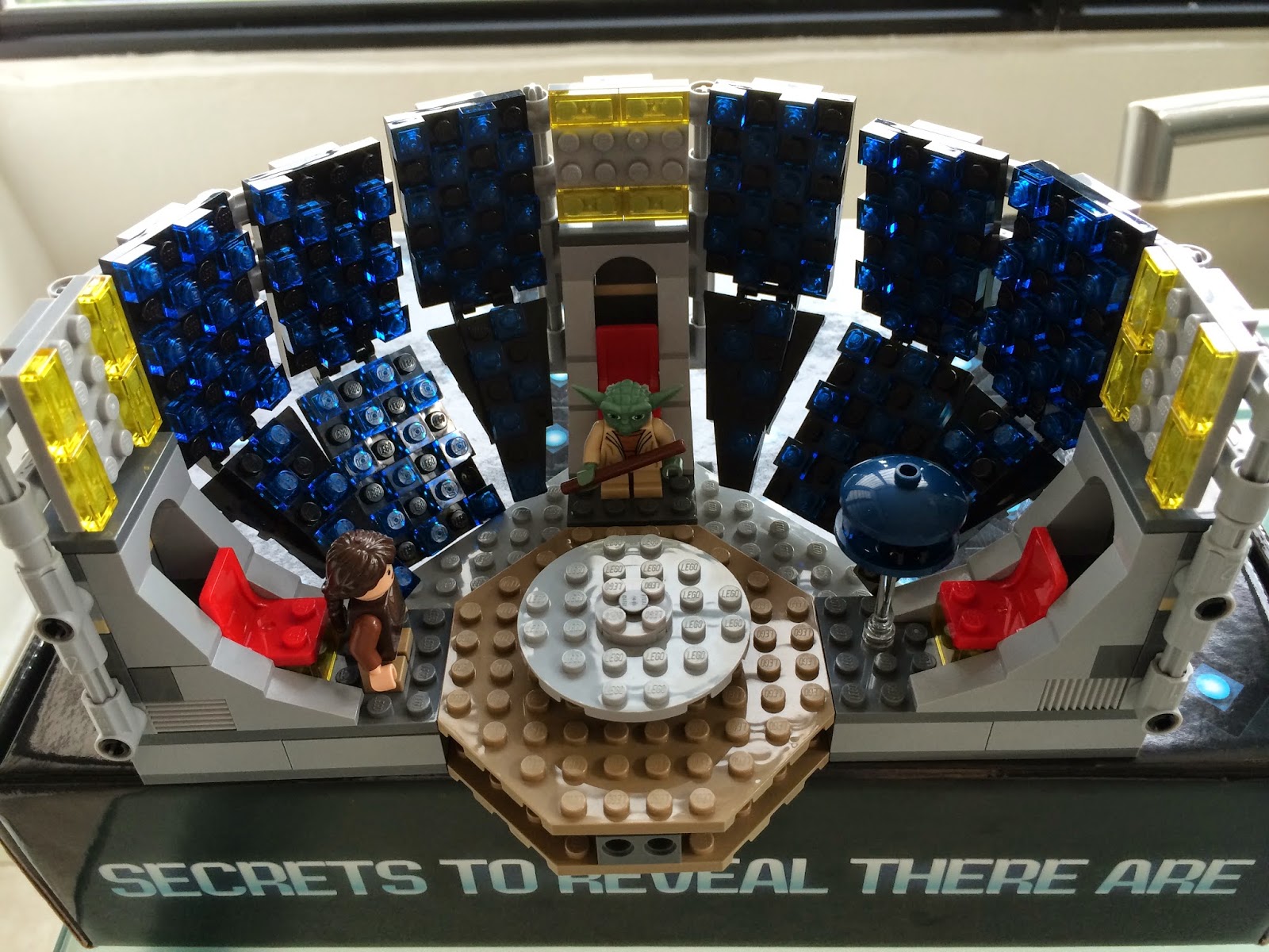 LEGO Star Wars Yoda Chronicles Holocron Chamber