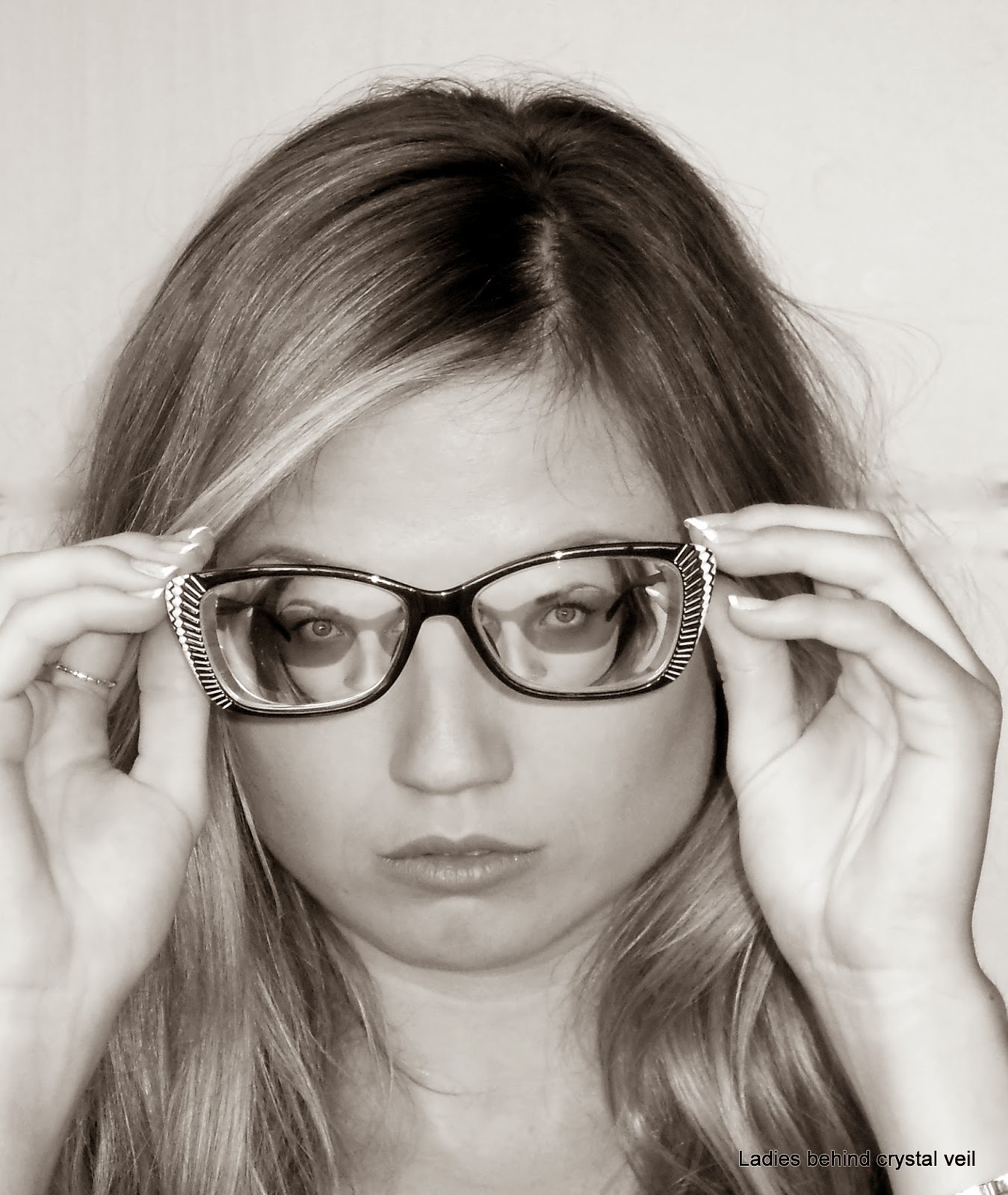 Lovely ladies behind crystal veil: Colleen 194