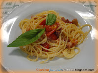 Spaghetti pancetta affumicata, pomodorini e prezzemolo