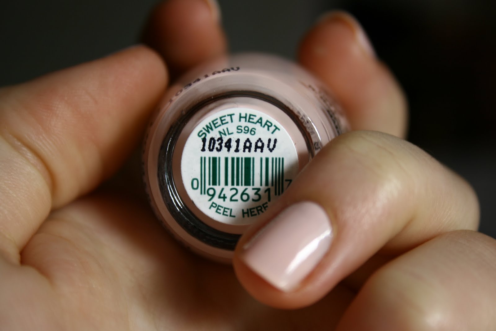 FOCUS ON THE QUIET OPI Sweet Heart nail polish