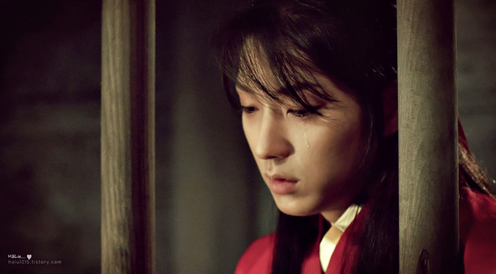 영화 왕의 남자 속 공길 |