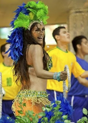 sexy larissa riquelme en el carnaval de rio de janeiro 2011