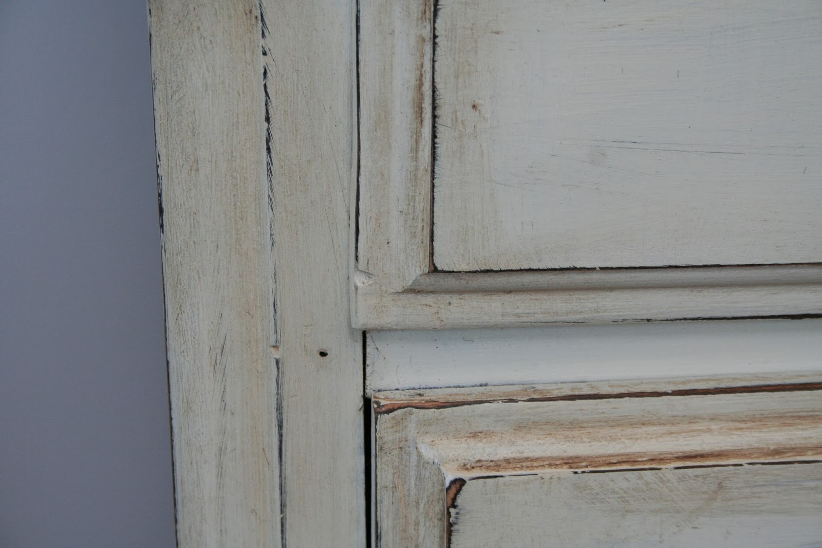 Pretty Distressed Repair Cracked and Chipped Furniture Like a Pro