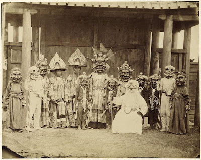 Могольские маски религиозный праздник Цам