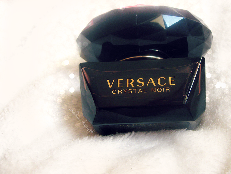 Perfumy Catwoman Versace Crystal Noir EDT uroda i włosy