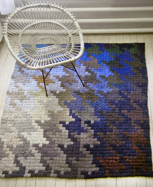 Hooked in London 12 ways to recycle fabric into rugs