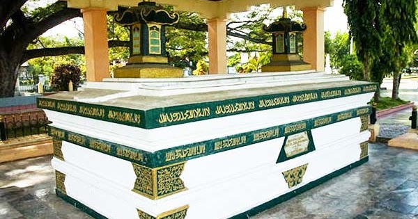 Tomb of Sultan Iskandar Muda Aceh travel | Tourist Attractions In Indonesia