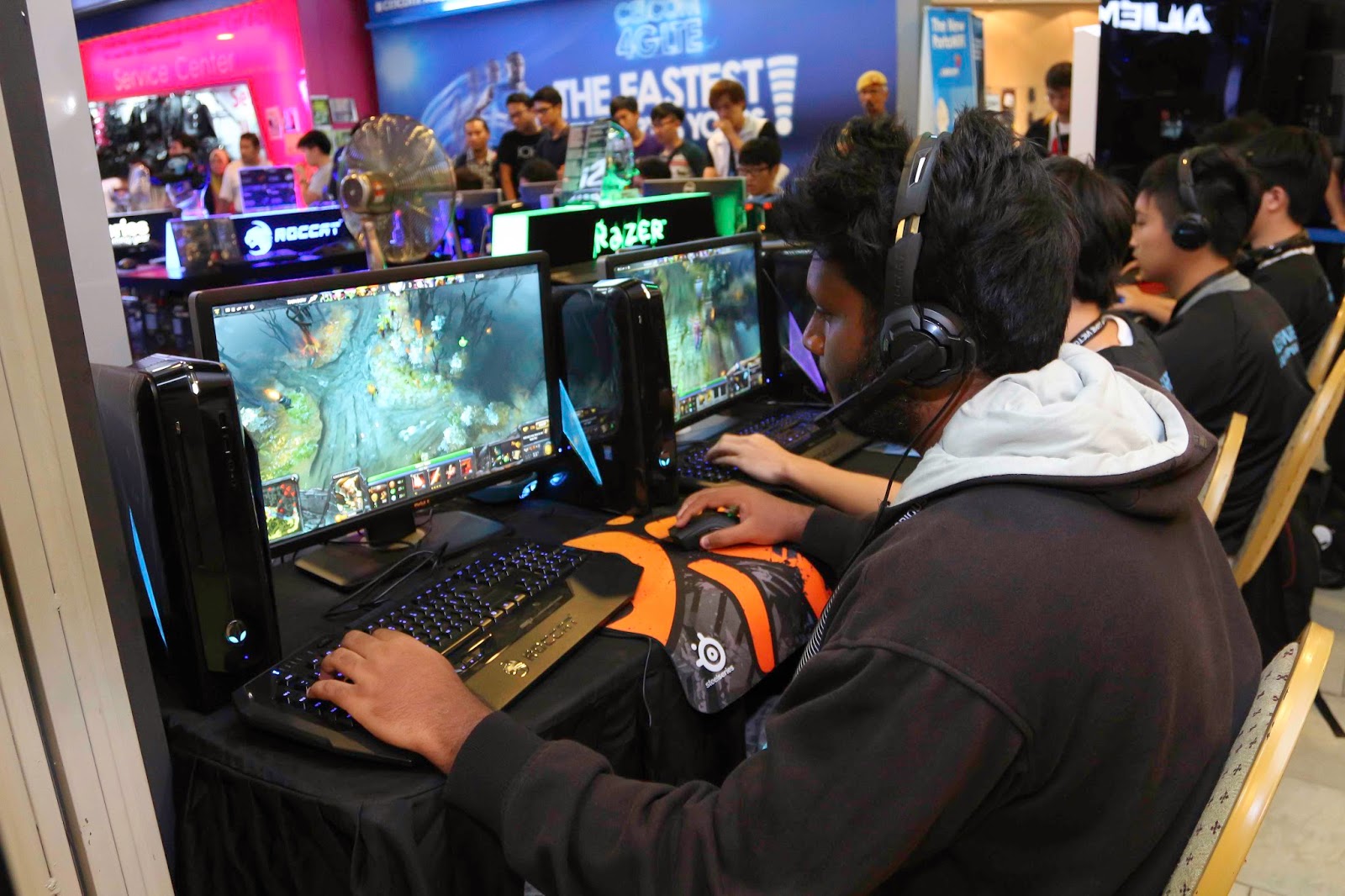 Malaysia’s Leading Gamers Battle It Out at Alienware Tournament Alienware and Genysis Cyber E-sport Joined Forces for Alienware LAN Championship 6