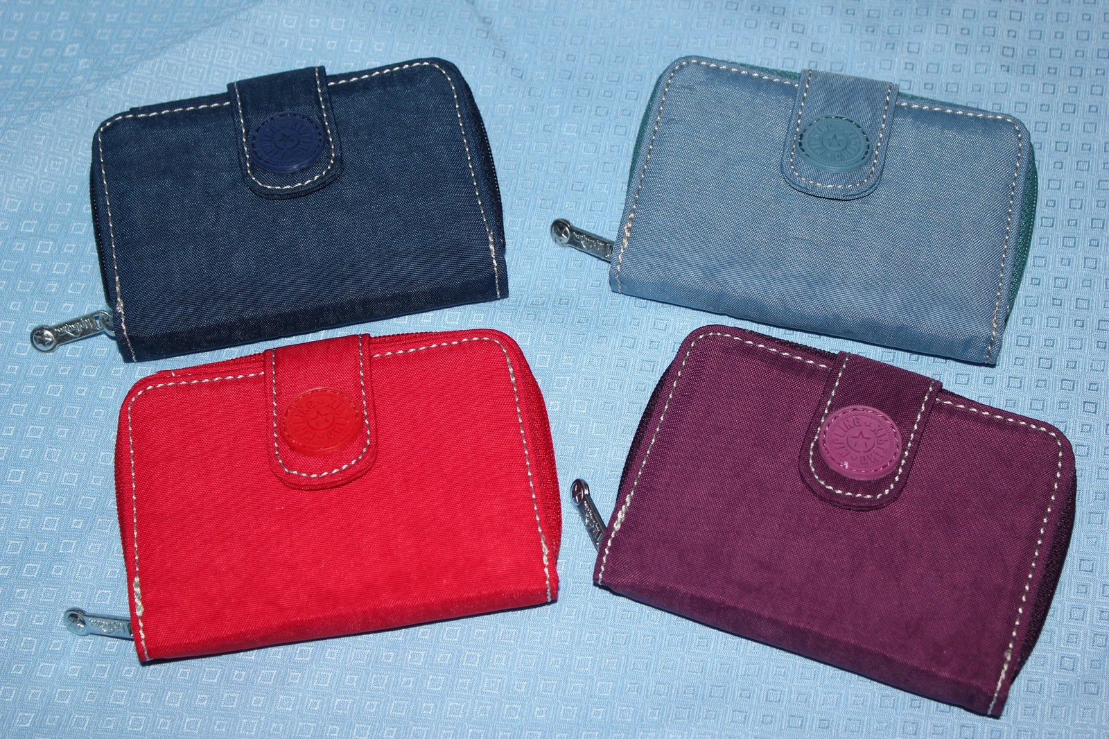 BAGay Sayo Small Kipling Wallets