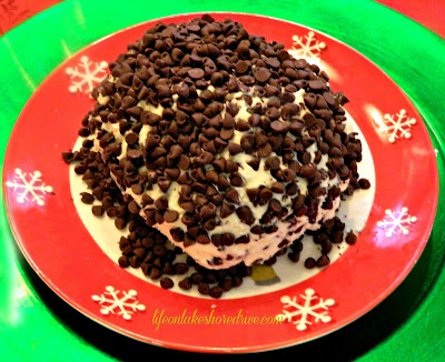 Chocolate Chip Cheese Ball alt="chocolate chip cheeseball recipe"