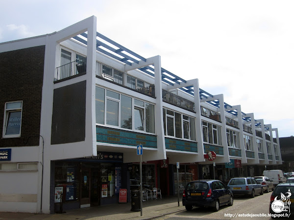 Worthing - UK - Centre commercial & Appartements  Architecte:  Construction: