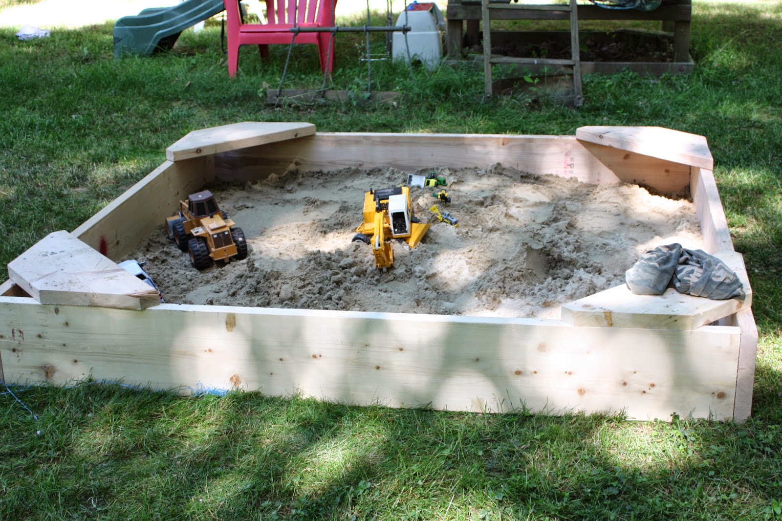 East Coast Styler DIY Sandbox for under 100