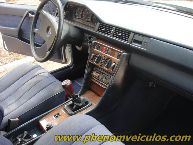W124 200 1985 - R$ 9.900,00 Mercedes-Benz-E-200-1985-interior+(1)