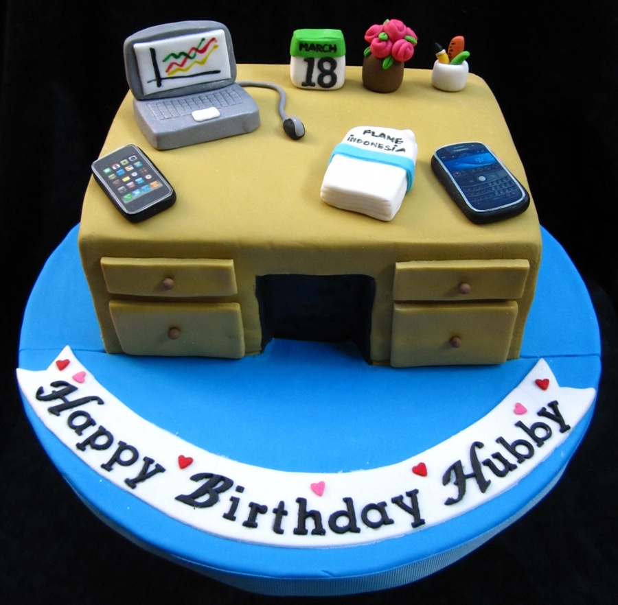 Dumont Cake: Office desk cake
