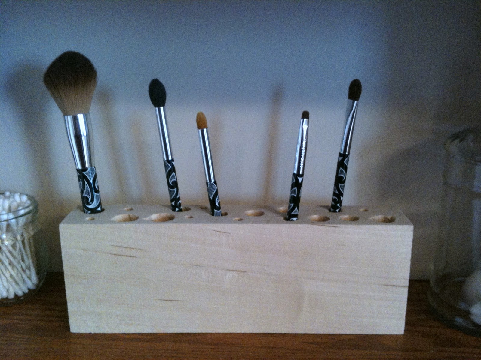 Holly Goes Lightly DIY Brush Holder