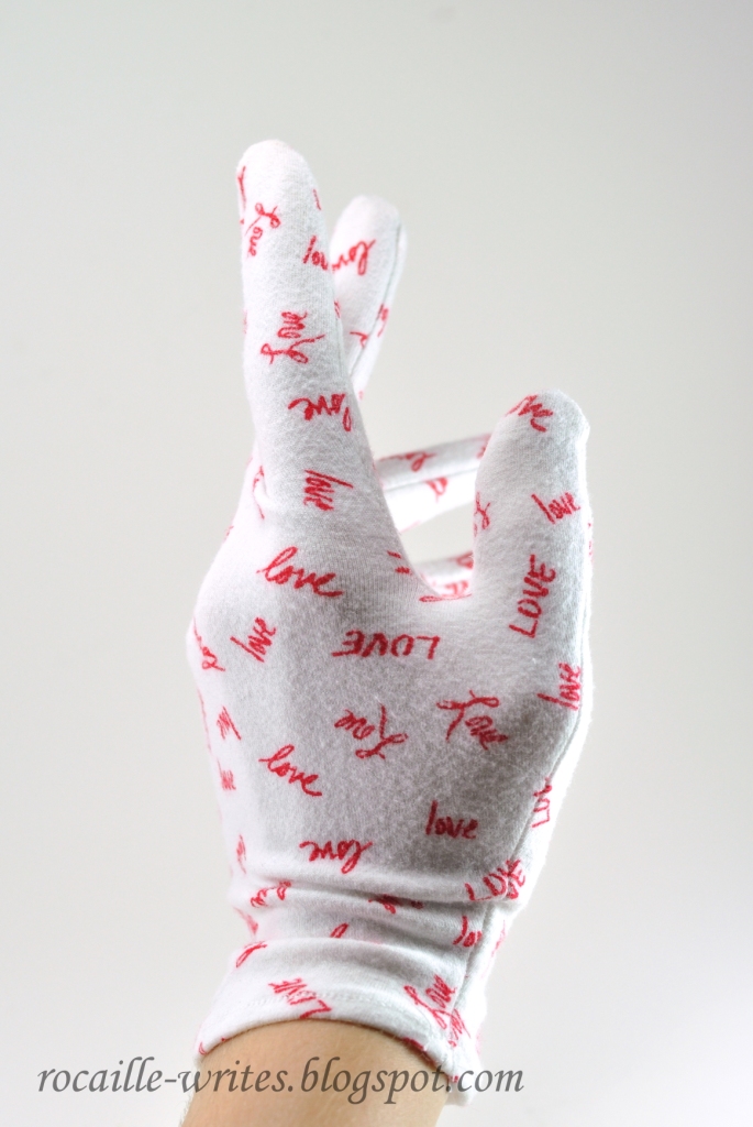 Rocaille Writes Dry Hands Rescue Moisture Jamzz Moisturizing Gloves