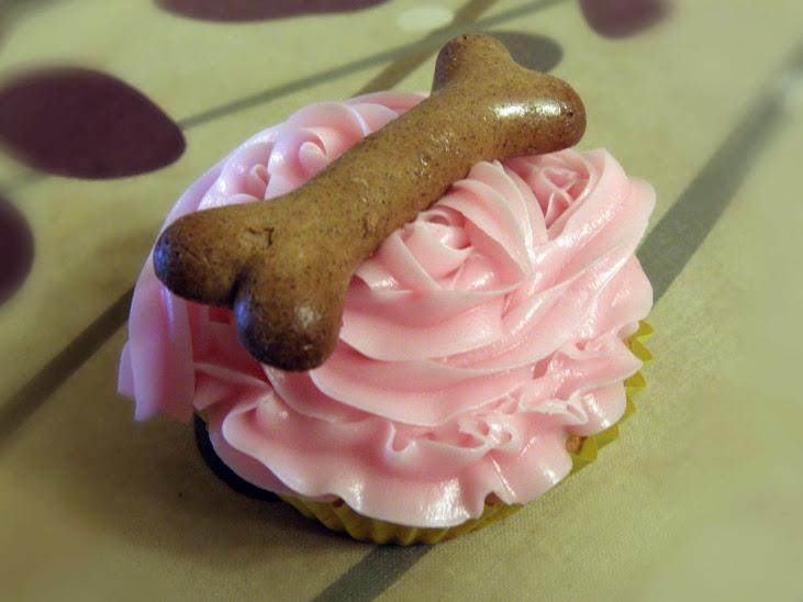 Dogs Trust Dogfriendly Cupcakes for DeeDee from Dinner