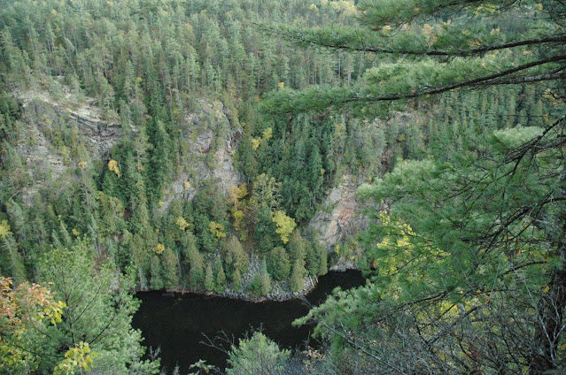 Keira's Provincial Park tours: Barron Canyon Trail, Algonquin Park, Ontario Canada