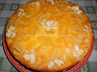 Torta soffice pesche e mandorle