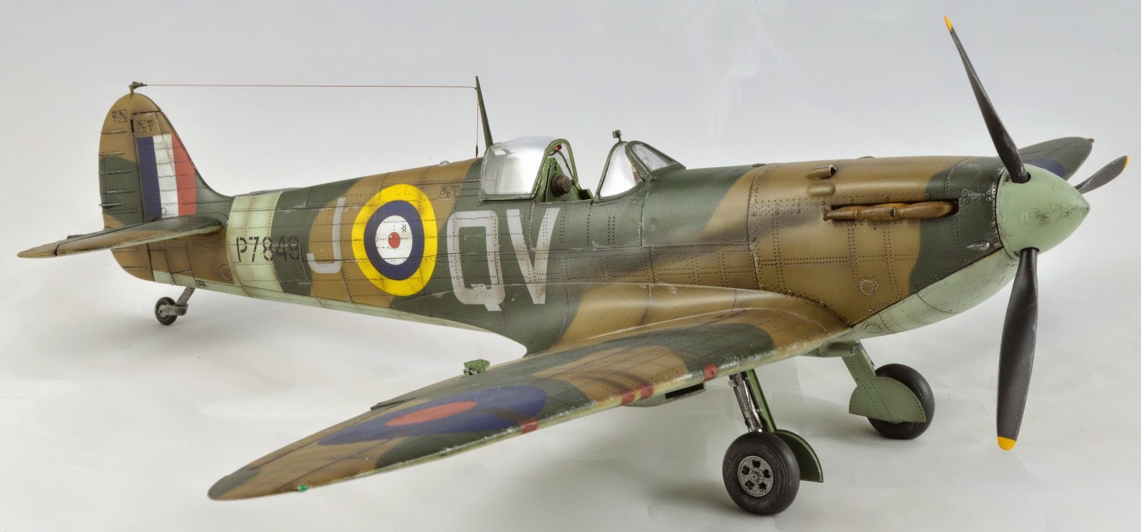 BoweModels Reveal Revell 1/32 Supermarine Spitfire MKIIa