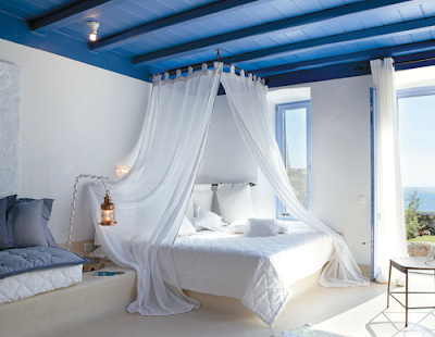 blue-ceiling-bedroom.png