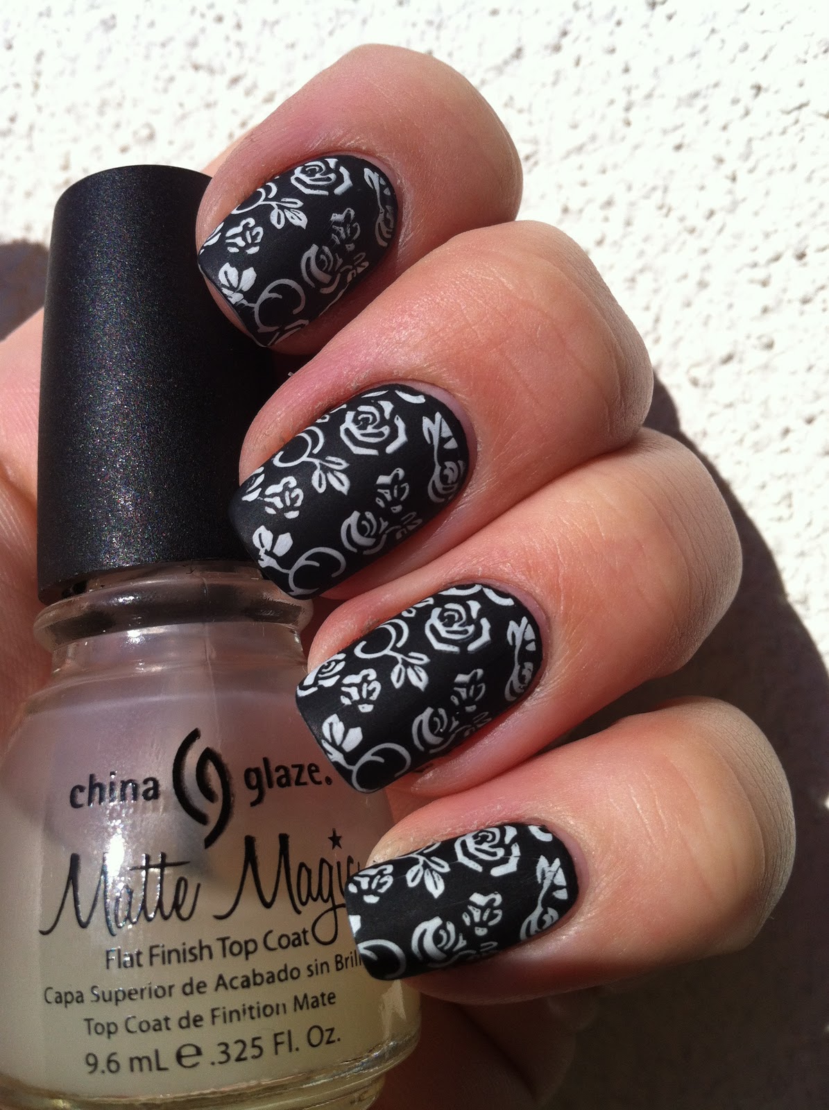 Nails By Desiré White roses