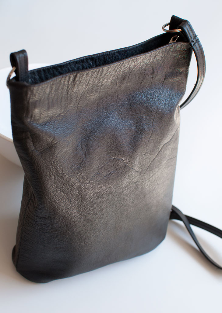 Nahkalaukku Kaisan neuleblogi