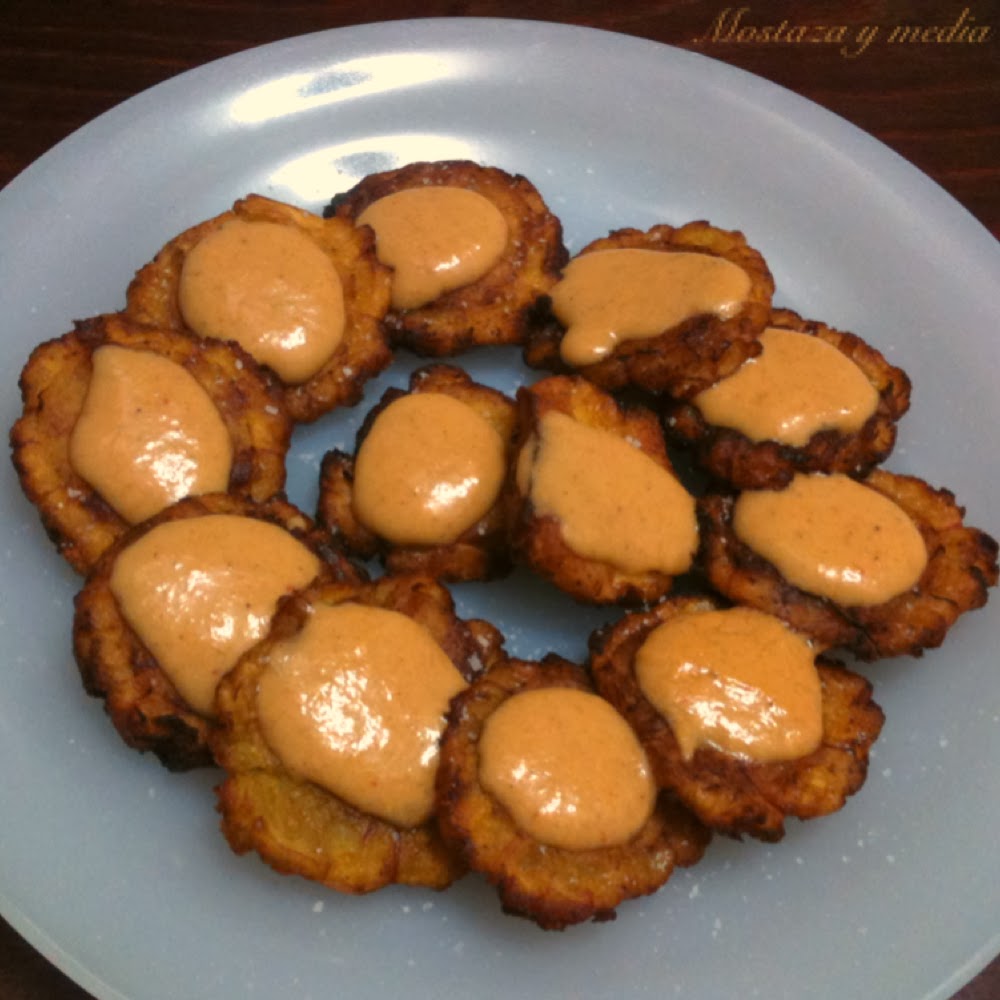 Patacones Con Salsa Brava
