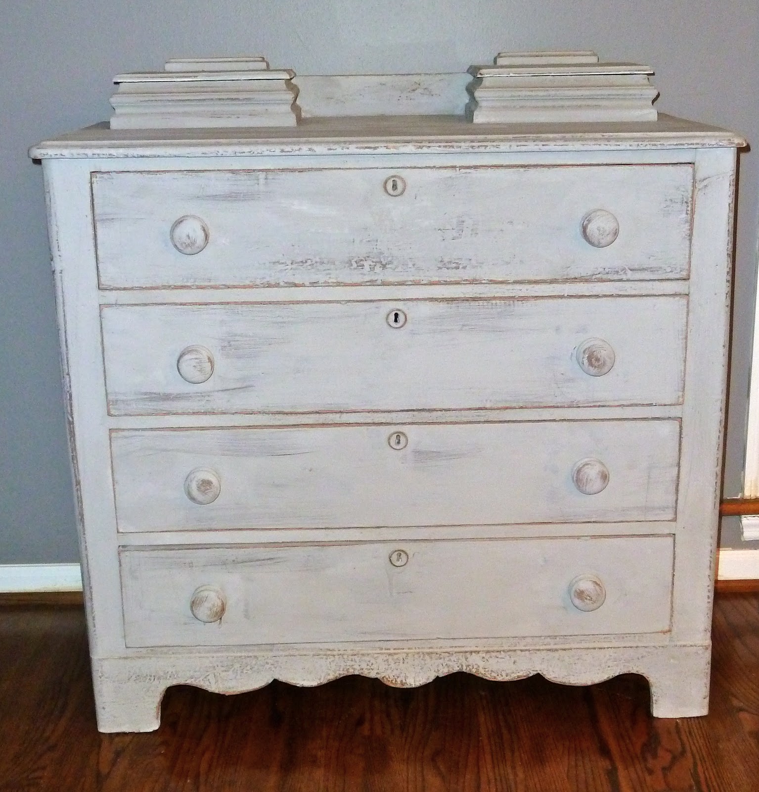 a few good pieces... dresser with jewelry boxes
