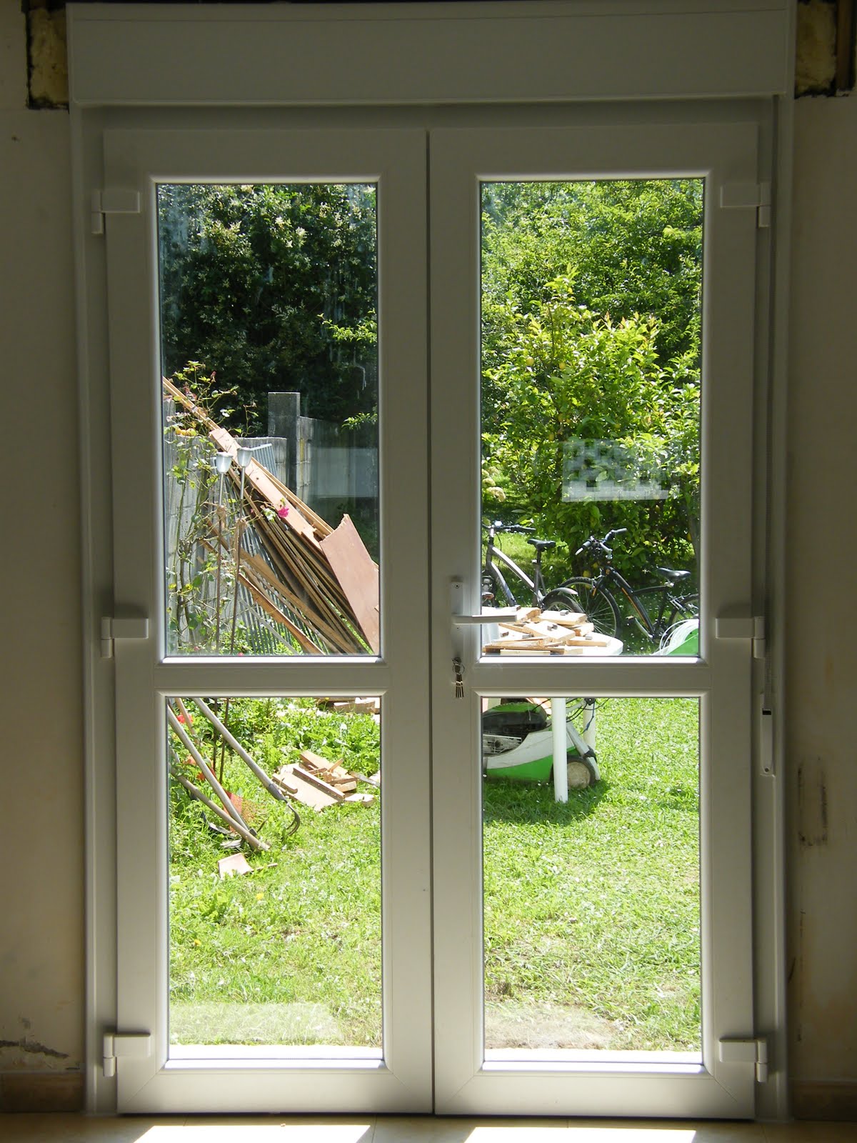 ...Y la casa sin barrer