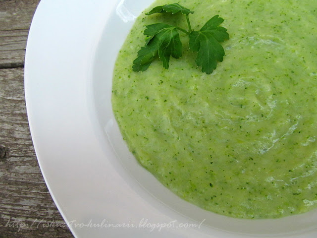 Густой крем-суп из картофеля, брокколи и сельдерея