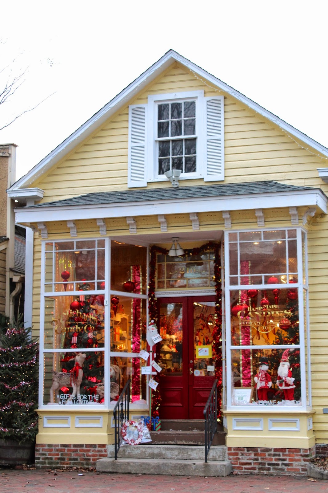 figs flowers food CAN'T GET ENOUGH OF CHRISTMAS ST. MICHAELS