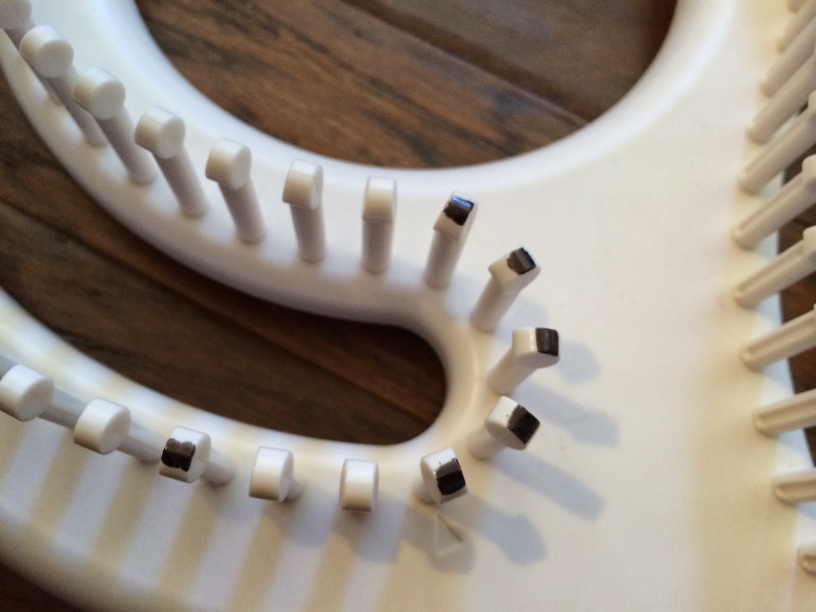 GoodKnit Kisses Double knitting on KnittingBoard Super Afghan S loom