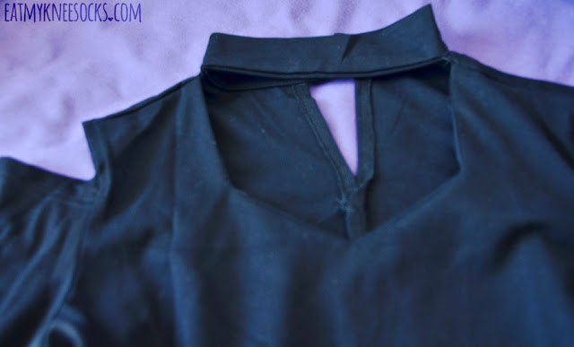 SheIn Fashion Review: Choker Cutout Shirt Details on the choker-style cutout long sleeve T-shirt from SheIn.