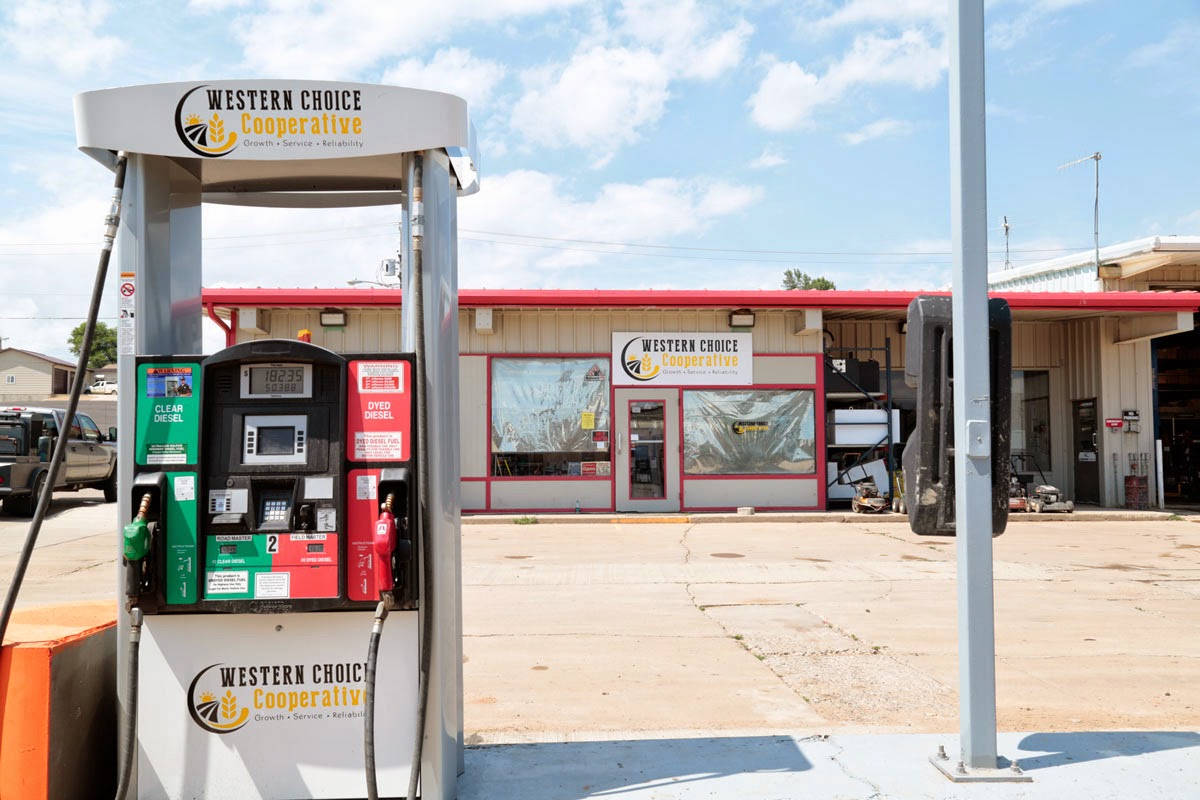 THE WESTERNER Oil Overtakes Ag As North Dakota's Economic Breadwinner