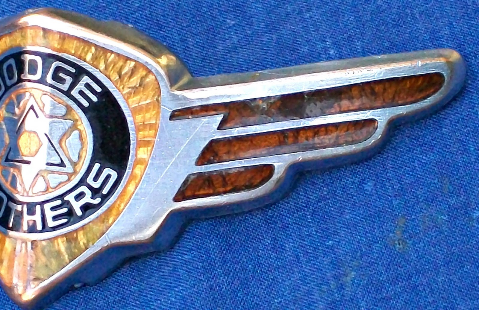 1936 1937 DODGE FRONT GRILL CLOISONNE WING EMBLEM TRUCK & CAR HOOD