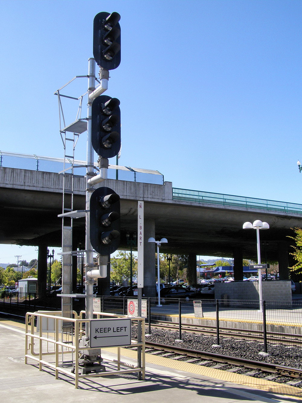 Caltrain_CP-BART-sb-mast-angle.jpg