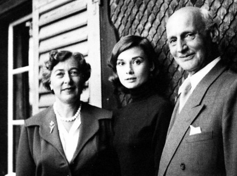 Audrey_Hepburn_Con_Otto Frank_y_su_segunda_Esposa Audrey_Hepburn_Con_Otto Frank_y_su_segunda_Esposa