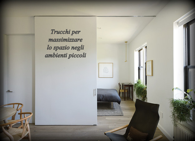 Boiserie & c.: trucchi per allargare lo spazio negli ambienti piccoli Specchio beige effetto finestra
