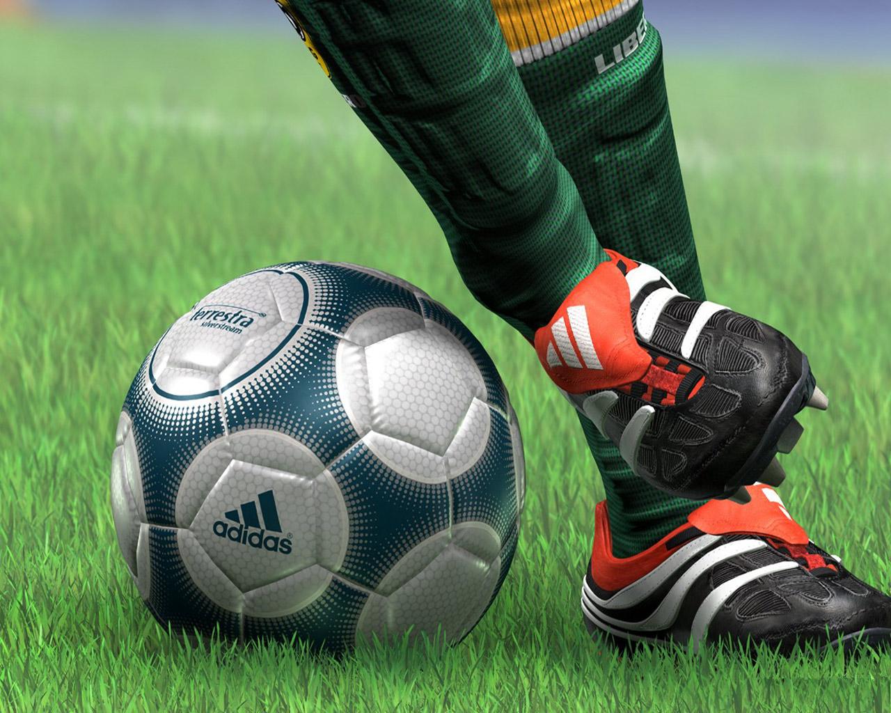 http://1.bp.blogspot.com/-GiSvlnjcKsU/UVhQpqEk4oI/AAAAAAAAXh8/kARTvVDvs6g/s1600/football-wallpaper-09.jpg